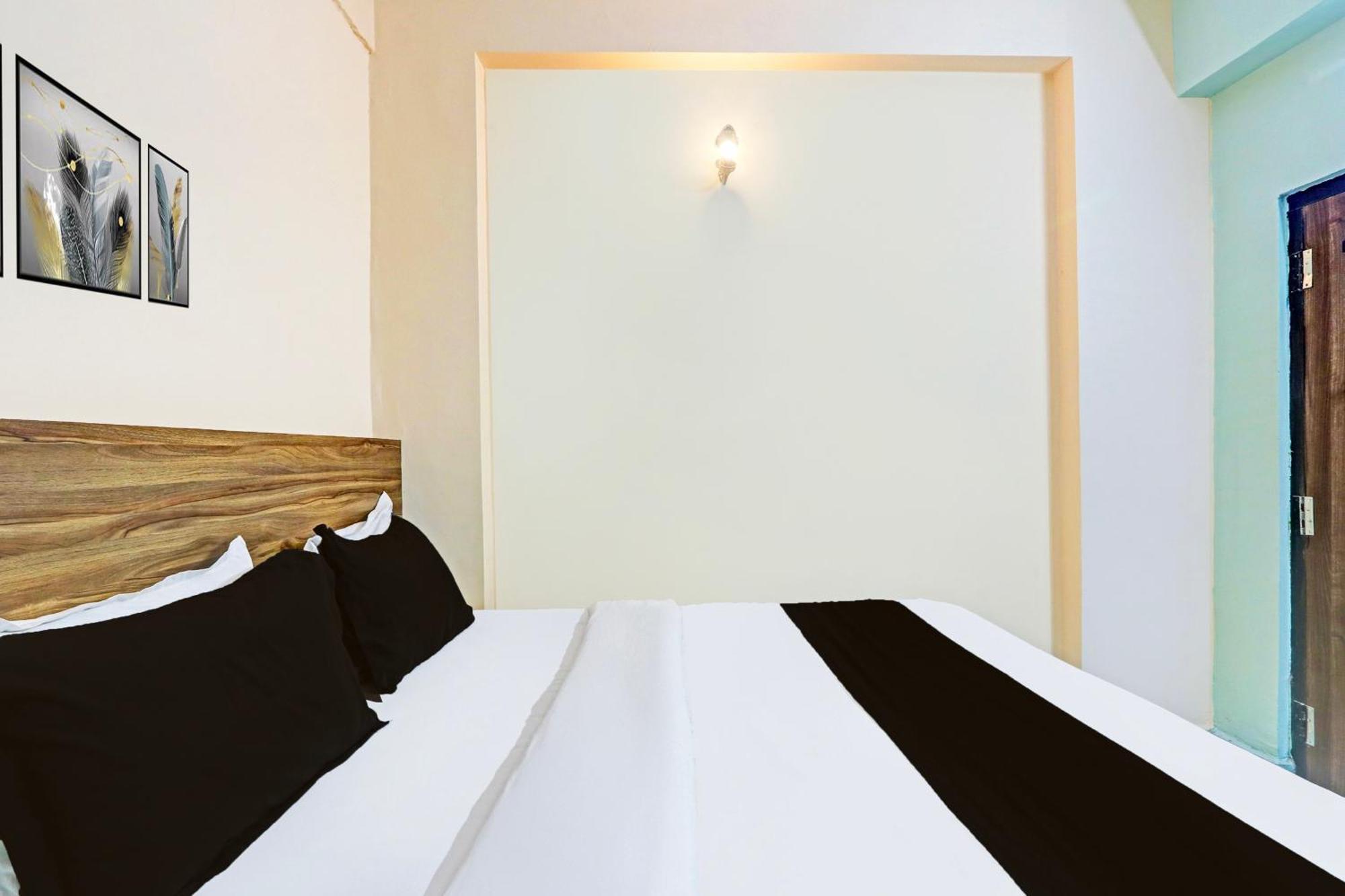 Super Hotel O Karimnagar Exterior photo